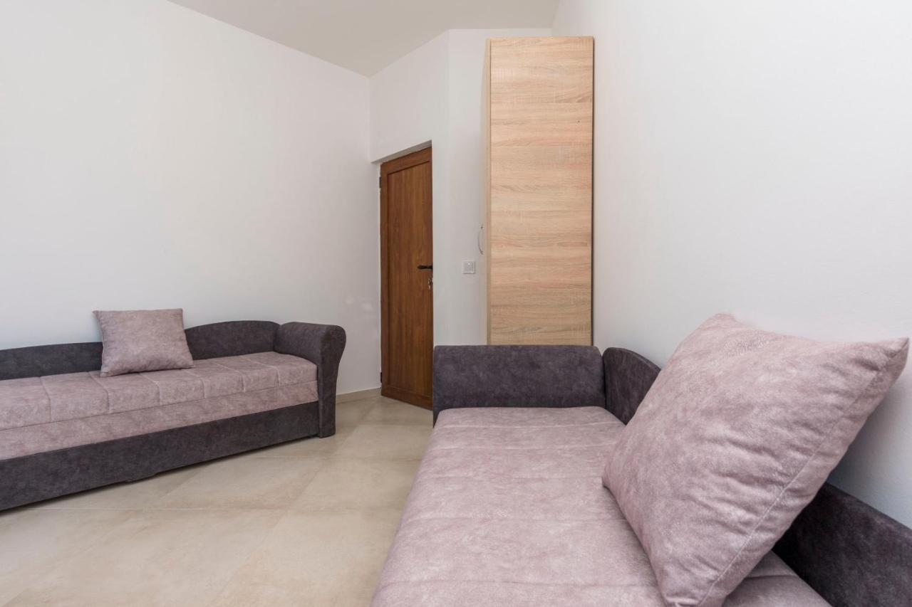 Apartment Dilara *